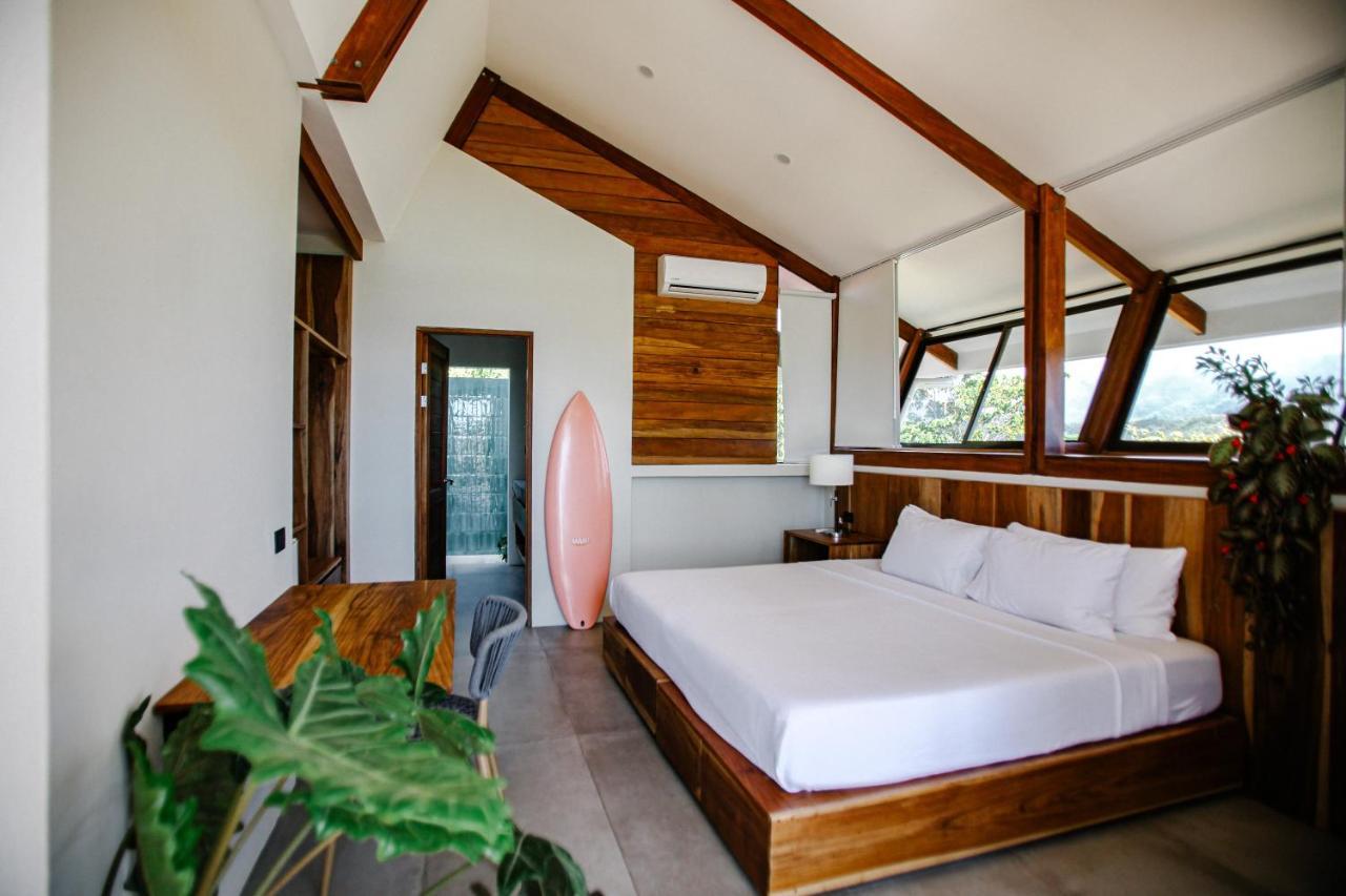 Surf Synergy All-Inclusive Surf Retreat Jacó Extérieur photo