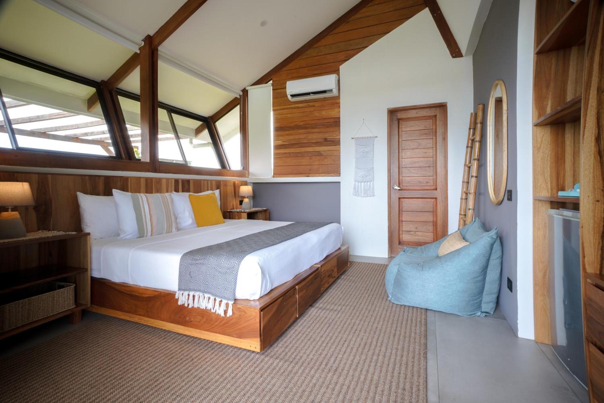 Surf Synergy All-Inclusive Surf Retreat Jacó Extérieur photo